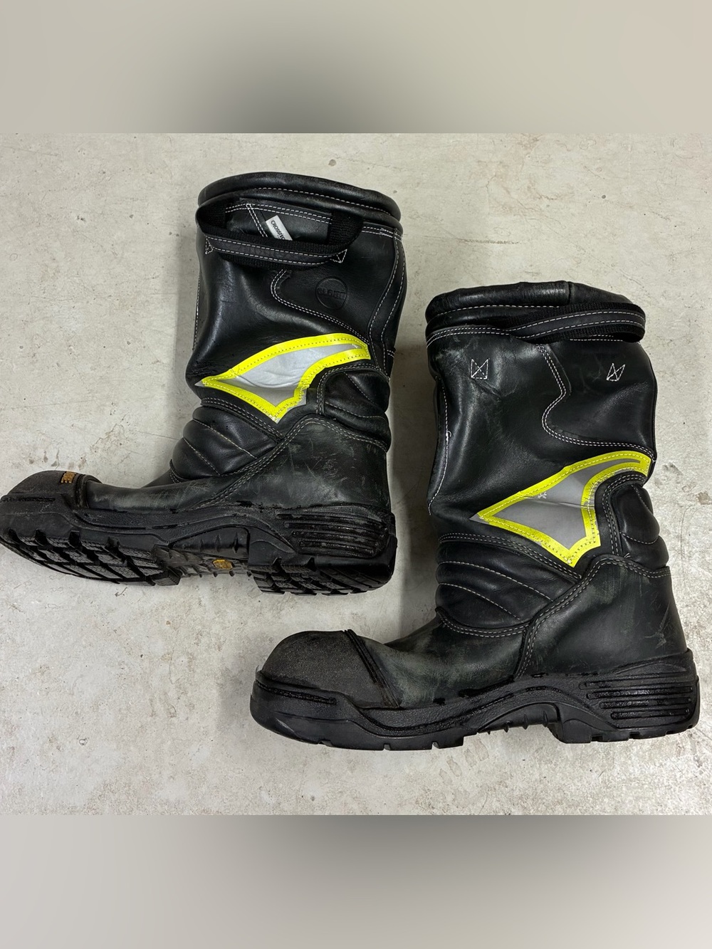 Globe Supreme 14" Structural Fire Fighter Rescue Pull On Boot 1201400 10.5 W